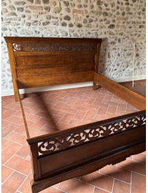 MOBILI 2G - Camera da letto completa classica legno traforata noce bassano vista frontale