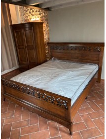 MOBILI 2G - Letto matrimoniale classico traforato legno noce bassano 180X216X120 vista frontale