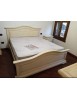 MOBILI 2G - Letto matrimoniale legno shabby avorio anticato testata ecopelle beige 187X211X117 vista frontale