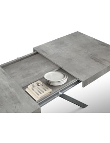 Tavolo rettangolare moderno allungabile piano grigio cemento gambe nere 95x90x75,5 vista frontale