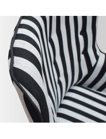 Poltrona moderna righe bianche e nere con pouf imbottito 67x76x97
