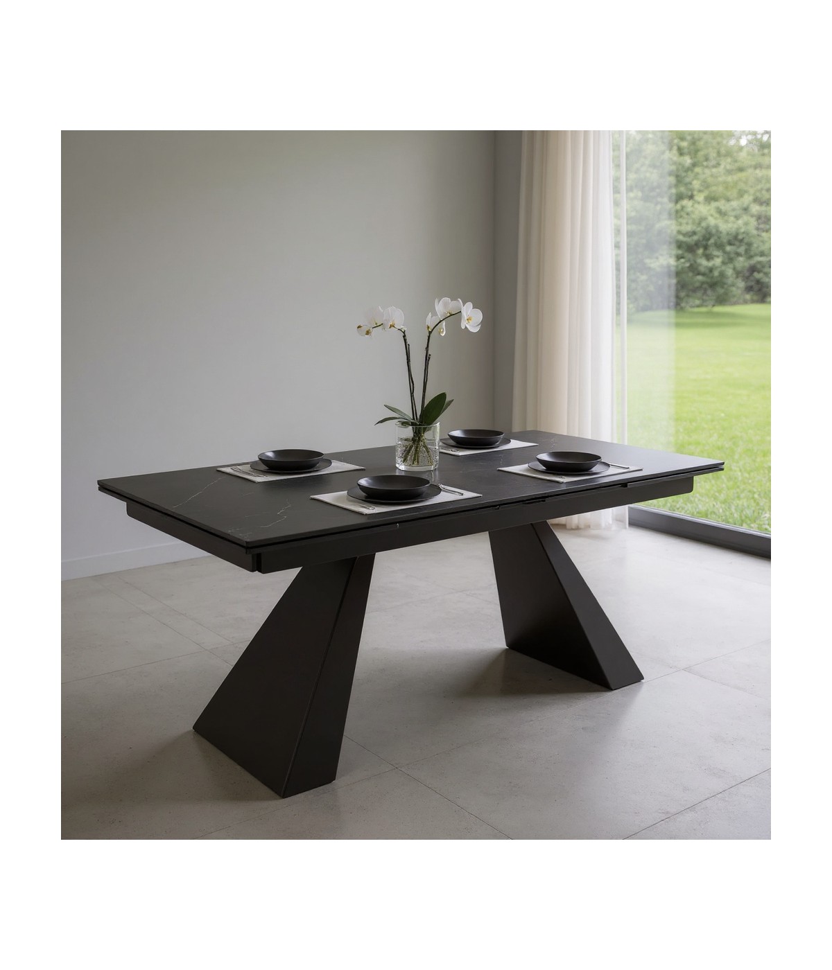 Tavolo moderno allungabile piano nero effetto marmo gambe nere 160x90x78 vista frontale