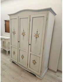 Armadio 3 porte legno bianco anticato filo azzurro decorato 158X56X197 vista frontale