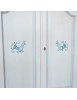 Armadio 2 porte legno shabby bianco anticato filo azzurro pavoncella 125X61X200 VISTA FRONTALE