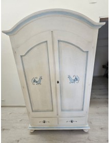 Armadio 2 porte legno shabby bianco anticato filo azzurro pavoncella 125X61X200 VISTA FRONTALE