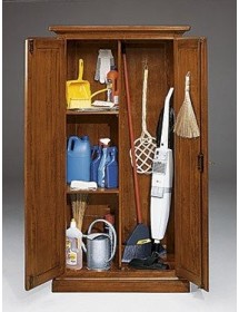 MOBILI 2G - Armadietto Dispensa 2 porte 3 ripiani in legno arte povera tinta noce L.86 x P.45 H.161 (712) vista frontale