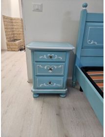 Comodino 3 cassetti legno shabby azzurro anticato decorato filo bianco 51x40x66