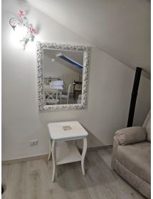 Tavolino shabby legno bianco anticato filo azzurro decoro 50x50x63