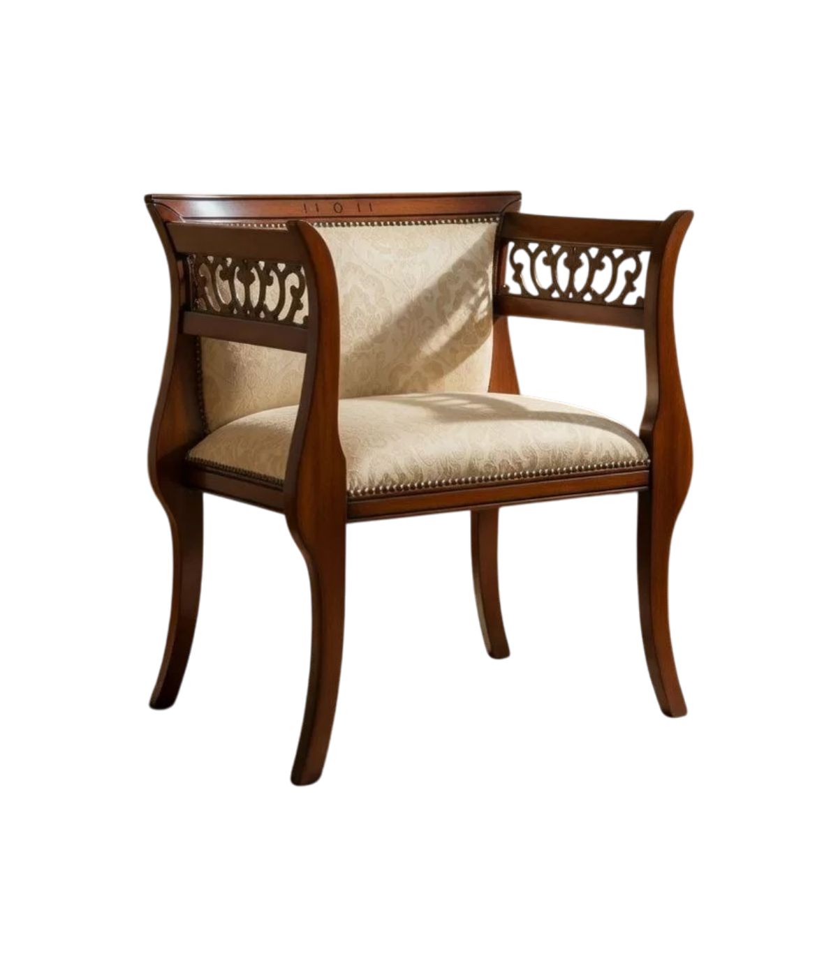 POLTRONA IMBOTTITA LEGNO MASSELLO INTAGLIATA FREGI 69x43x78