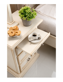 COMODINO 3 CASSETTI 1 TIRETTO IN LEGNO MASSELLO VARI COLORI L.52 P.38 H.70