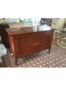 MOBILI 2G - CASSAPANCA IN LEGNO MASSELLO CON ROSONE 121x56x80 vista frontale