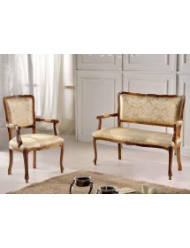 MOBILI 2G - POLTRONA IMBOTTITA IN LEGNO MASSELLO INTAGLIATA CON FREGI