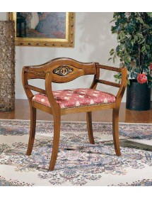 MOBILI 2G - POLTRONA IMBOTTITA IN LEGNO MASSELLO INTAGLIATA CON FREGIO ORO