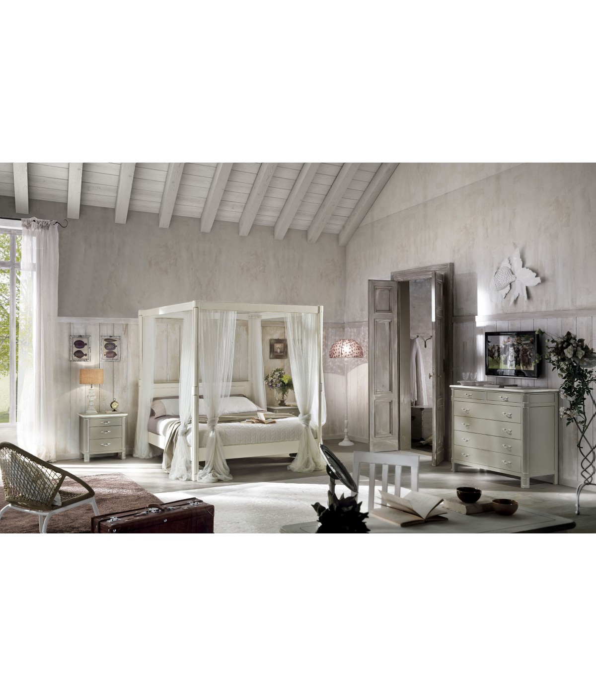 MOBILI 2G - CAMERA MATRIMONIALE SHABBY CHIC IN LEGNO CON LETTO A BALDACCHINO vista completa