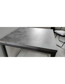 MOBILI 2G - TAVOLO MODERNO GRIGIO CEMENTO ALLUNGABILE LIBRO 90X90 VISTA FRONTALE