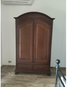 MOBILI 2G - ARMADIO ARTE POVERA 2 PORTE GENDARME IN LEGNO TINTA NOCE 125x60x200 vista laterale