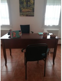 MOBILI 2G - SCRIVANIA IN LEGNO ARTE POVERA 5 CASSETTI TINTA NOCE 130x65x81 VISTA SCHIENALE