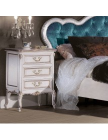 MOBILI 2G - Gruppo Cassettiera e Comodini 3 cassetti Classici Legno Shabby Bianco Argento vista comodino frontale