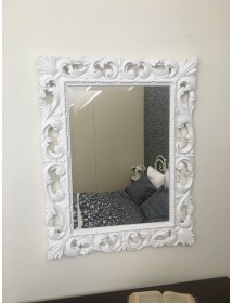 MOBILI 2G - Specchiera Barocca Intagliata bianco lucida  L.74 P.3 H.94 vista frontale