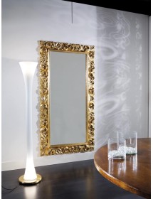 MOBILI 2G - Specchiera barocca intagliata in foglia oro L.107xP.5 H.207 vista verticale