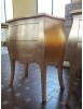 MOBILI 2G - COMODINO BOMBATO 2 CASSETTI ORO 49x29x61 VISTA LATERALE