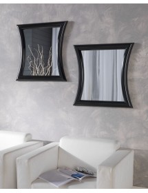 1 Specchiera laccato nero lucido sagomata Misure: 63 x 63 x 3