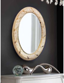Specchiera laccato avorio con particolari-foglia oro- Misure: l.70 x h.90 x p.3