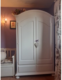 Armadio shabby bianco opaco con cappello tondo 125x60x200