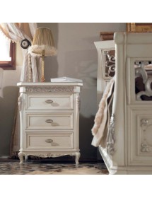 MOBILI 2G - Gruppo 1 comò 2 comodini veneziano legno bianco intagli argento oro vista frontale