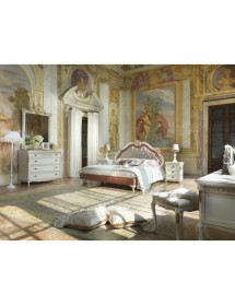 MOBILI 2G - Gruppo 1 comò 2 comodini veneziano legno bianco intagli argento oro vista frontale
