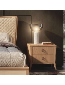 MOBILI 2G - COMODINO 2 CASSETTI SAGOMATO IN LEGNO MASSELO TINTA NATURALE L.58 P.40 H.53 VISTA FRONTALE