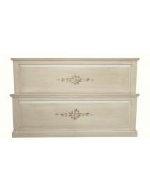 MOBILI 2G - Letto matrimoniale in legno shabby avorio anticato decorato 173x209X110 vista frontale