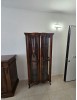 MOBILI 2G - Vetrina classica vetro curvo Legno tinta noce scuro 89X44X186 VISTA FRONTALE