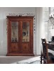 MOBILI 2G - Vetrina 2 ante classica Legno noce bassano intarsiata 154X50X214 vista frontale