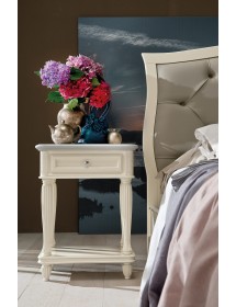 MOBILI 2G - COMODINO 1 CASSETTO INTAGLIATO IN LEGNO GREZZO L.55 P.37 H.71 VISTA FRONTALE