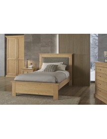MOBILI 2G - Camera da letto completa in legno di abete massello vista frontale