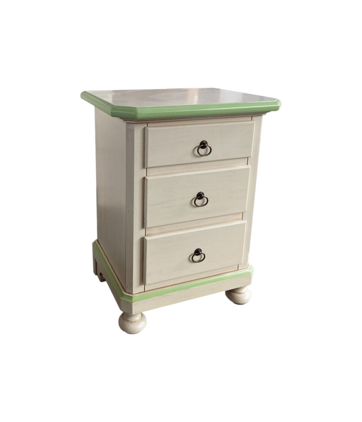 MOBILI 2G - Comodino 3 cassetti legno shabby avorio anticato decori filo verde 51x40x66 vista frontale