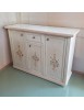 MOBILI 2G - Credenza 3 porte 1 cassetto bianco anticato decori filo rosa 120x39x85 vista frontale