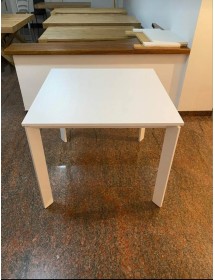 MOBILI 2G - TAVOLO MODERNO ALLUNGABILE BIANCO FRASSINATO 90x90x78H (833) VISTA FRONTALE