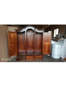 MOBILI 2G - ARMADIO 3 PORTE CLASSICO IN LEGNO TINTA NOCE 185X62X220 (247) vista frontale