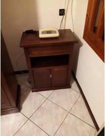 MOBILI 2G - PORTA TELEFONO ARTE POVERA 2 PORTE LEGNO TINTA NOCE 60X36X78 (374) vista frontale