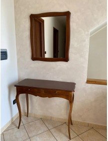 MOBILI 2G - CONSOLLE CON SPECCHIO IN LEGNO TINTA NOCE ARTE POVERA (537+538) VISTA FRONTALE