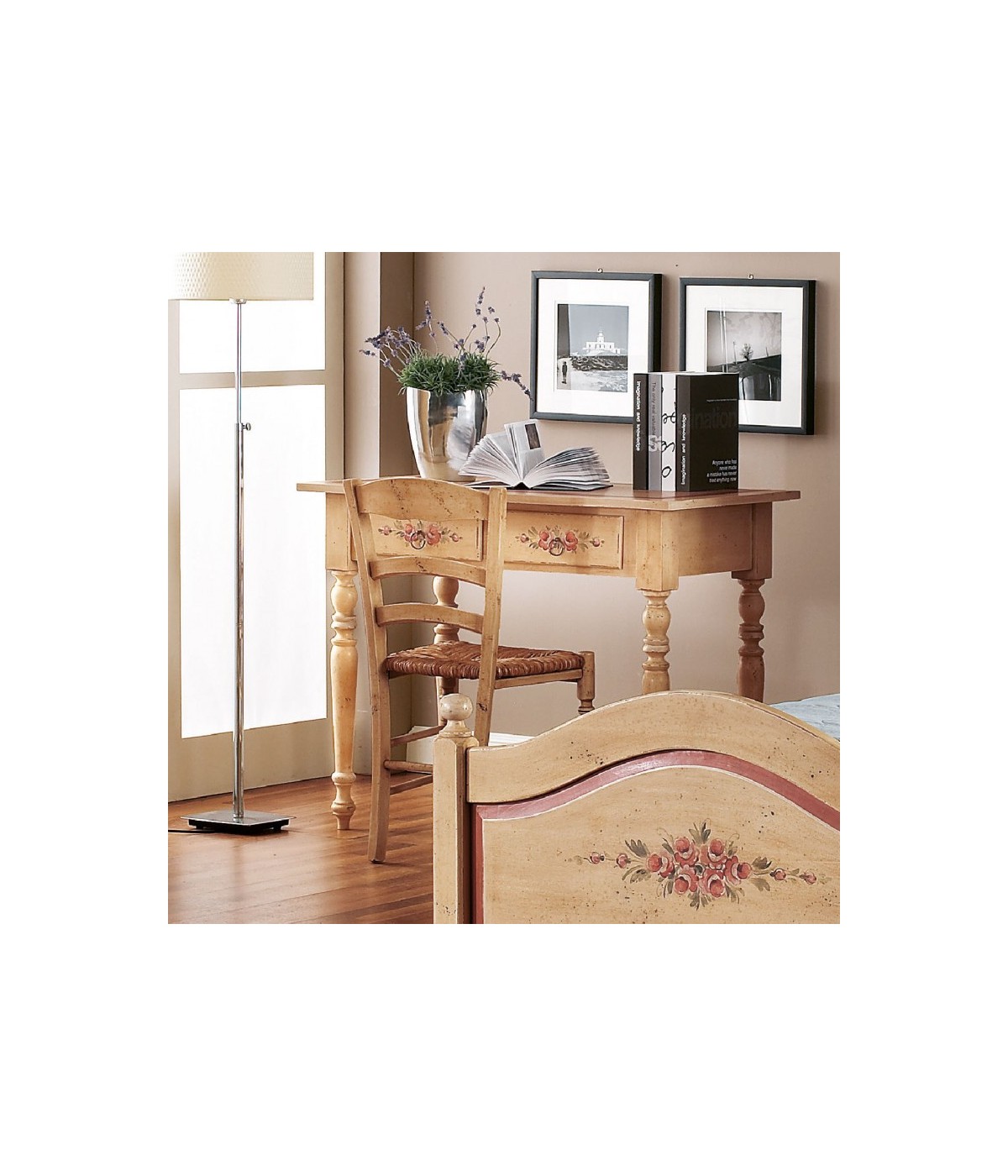 MOBILI 2G -  Scrivania arte povera 2 cassetti legno shabby avorio rosso 105x55x80 (1426) vista frontale