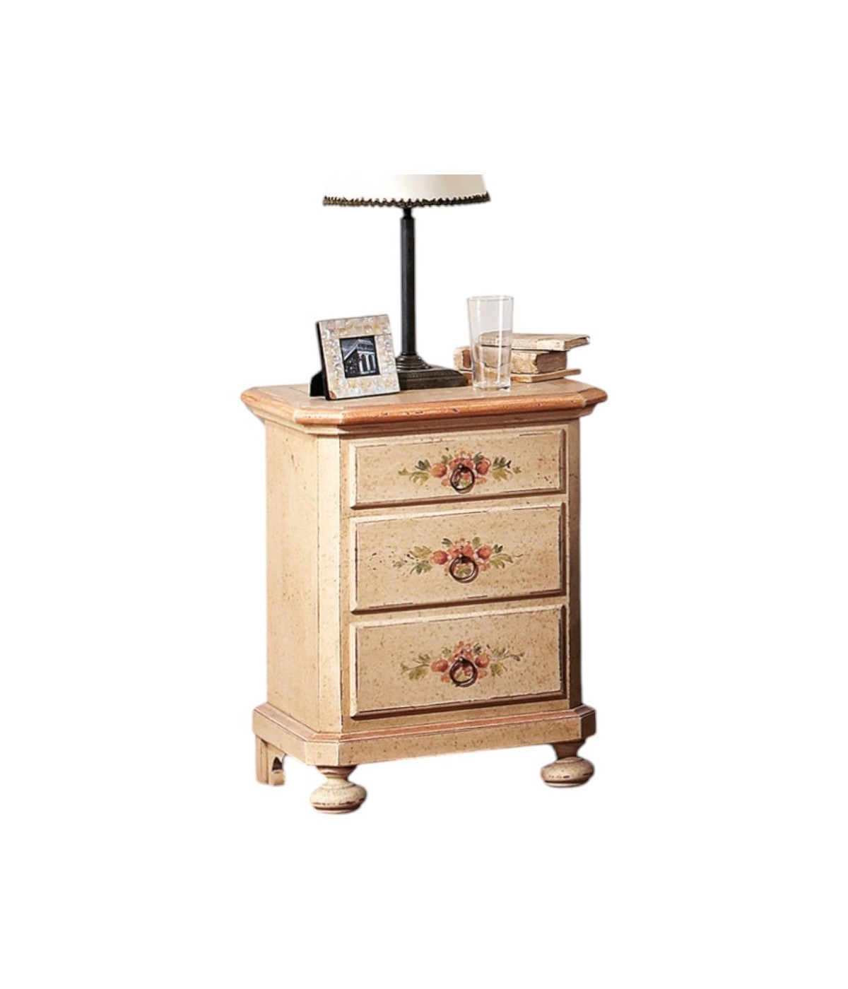 MOBILI 2G -  Comodino arte povera 3 cassetti legno shabby avorio antico rosa 50x38x66 (1436) vista frontale