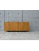 MOBILI 2G - MADIA CREDENZA 3 ANTE BATTENTI IN ROVERE NODATO PIEDINI IN FERRO L.198 P.50 H.81 (1627) vista frontale