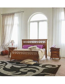 MOBILI 2G - Camera da letto completa classica legno traforata noce bassano vista frontale