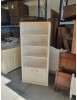 MOBILI 2G - Libreria 2 porte 3 ripiani legno shabby bianco anticato noce 90X41X186 vista frontale